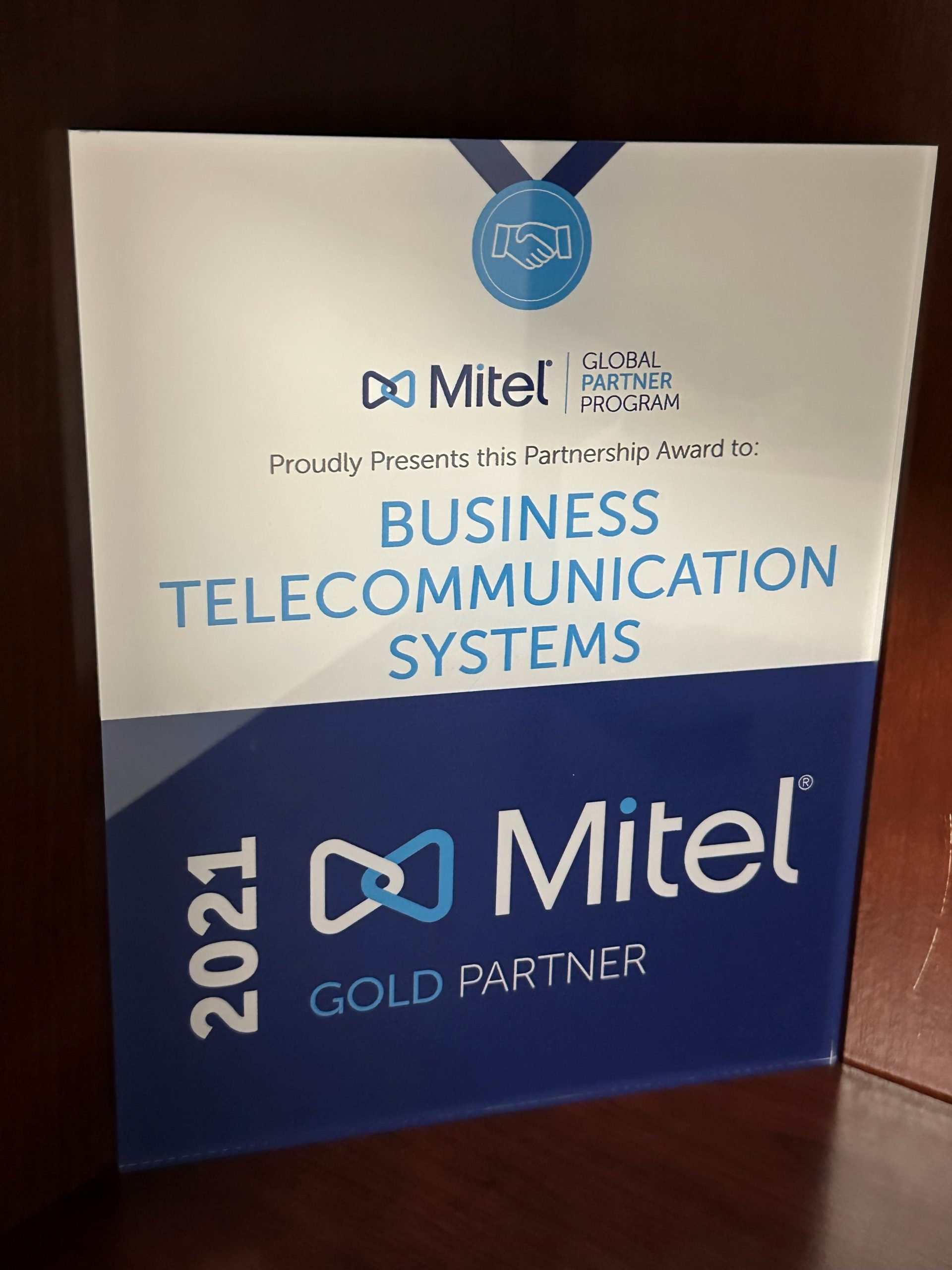 BTS Award 2021 Mitel Gold Partner Award. about voice and data